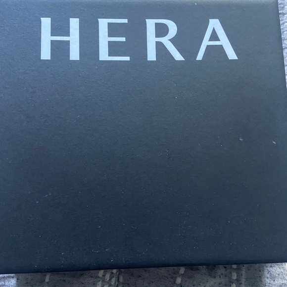 HERA anti aging creams - Picture 1 of 3